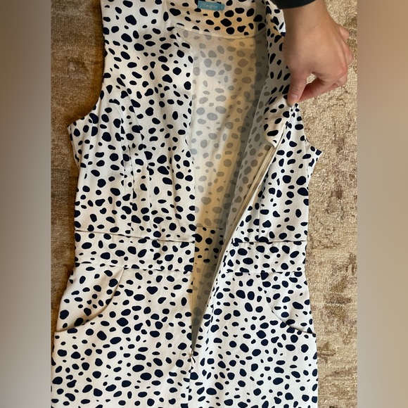 J. McLaughlin Front Zip Dress with Navy Spots size 2 - Picture 4 of 7